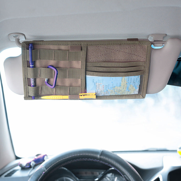 Organisateur pare-soleil voiture ROYAL STEEL avec poches de rangement pour lunettes, cartes et documents. Accessoire pratique pour organiser l’intérieur de la voiture.
